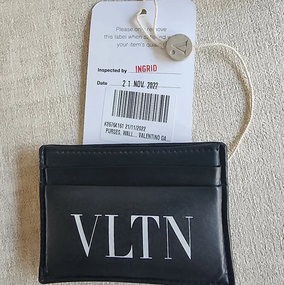 Authentic Valentino Garavani Cardholder - Picture 4 of 5